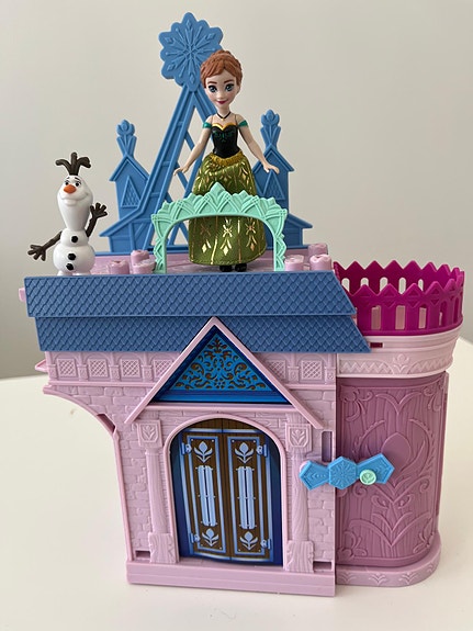 Disney Frozen Anna nukkekoti + Disney/Mattel Elsa nukke