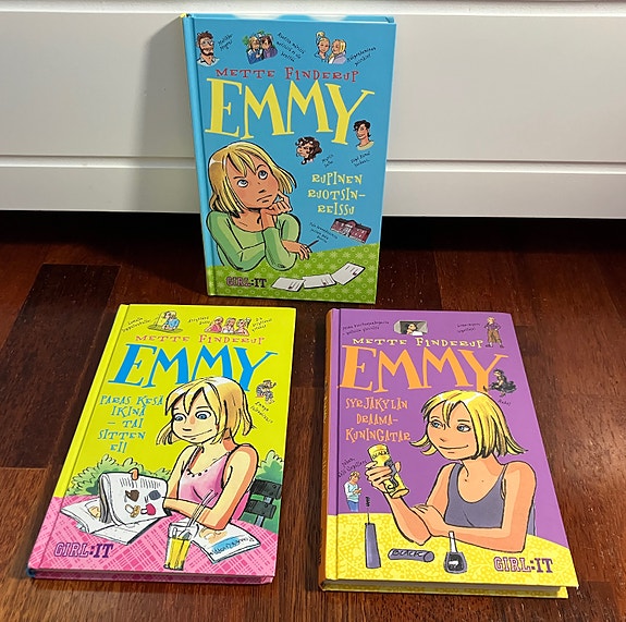 Tyttökirja 3x Emmy-sarja mm Paras kesä ikinä