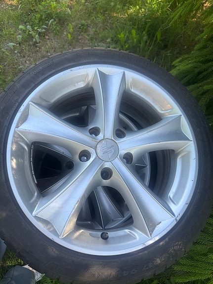 Eta Beta 17” Alumiinivanteet + 225/45ZR17 Renkaat