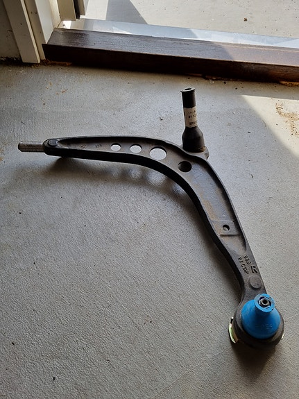 BMW e36 alatukivarsi, uusi, OEM, käyttämätön NOS-osa