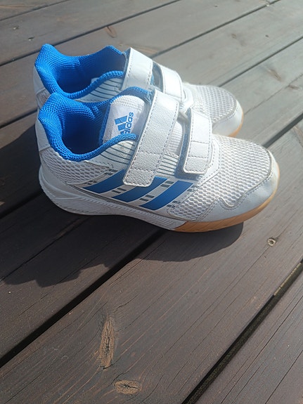 Sisäpelikengät Adidas 30