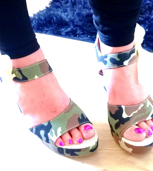 naisten camo kuvio kiilakorko sandaalit!