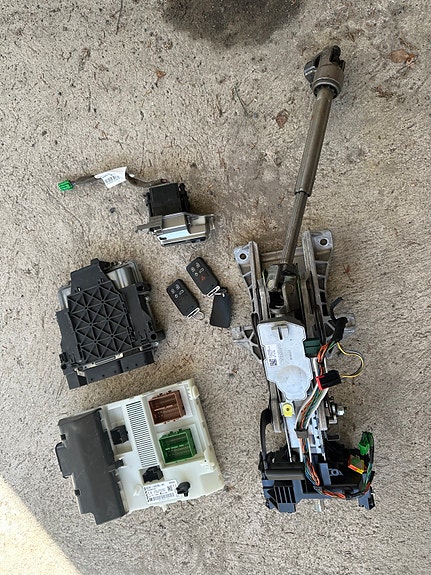 Volvo V70 mk3 avaimet+virtalukko+ecm+scl+cem