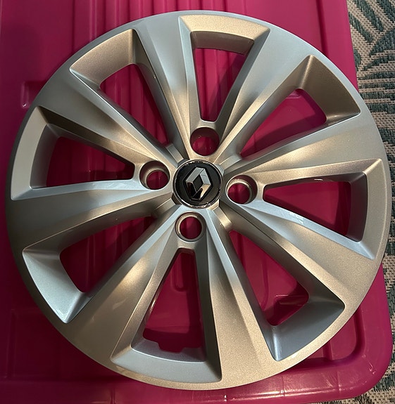 Renault 15" pölykapseli uusi
