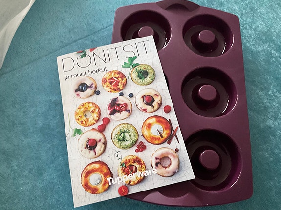 Tupperware silikoni donitsivuoka