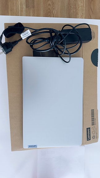 Lenovo kannettava tietokone hopea
