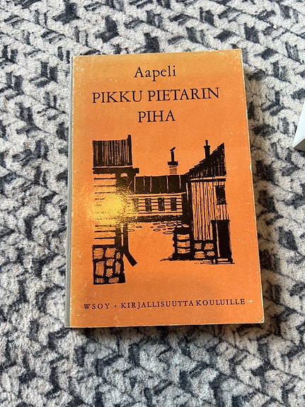 Aapeli Pikku Pietarin piha kirja