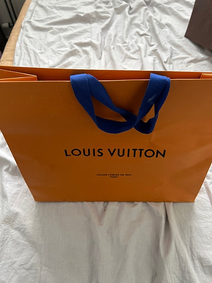 Aito 100% Louis Vuitton kassi