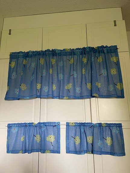 Kesäinen verhokappa ja salusiinit