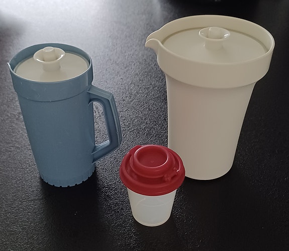 Tupperware pienet kannut/kaatimet