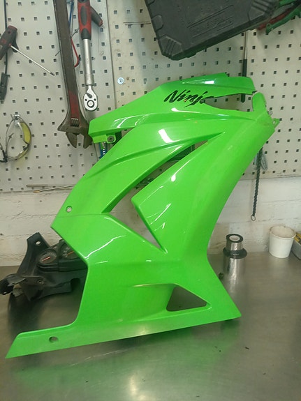 Kawasaki Ninja 250R vihreä katemuovi / sivukate