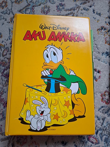 Vuoden 1996 Aku Ankat kansiossa