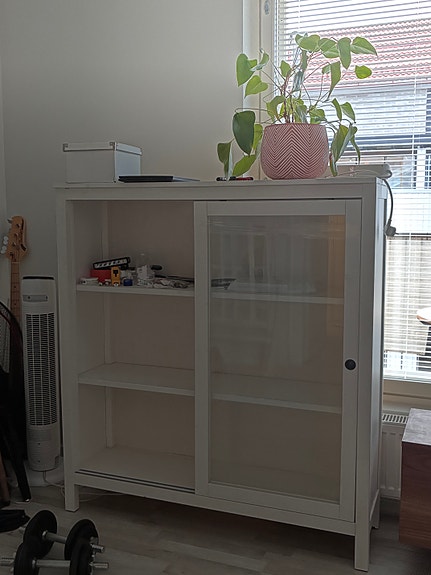 Ikea vitriini