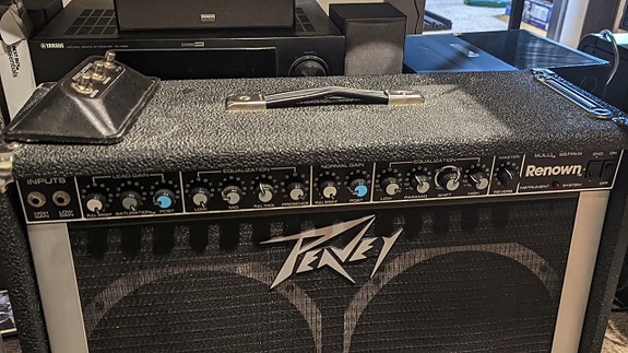 Ostetaan Peavey Renown kitaravahvistin