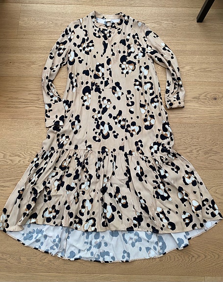 H&M leopardikuvioinen mekko, koko S