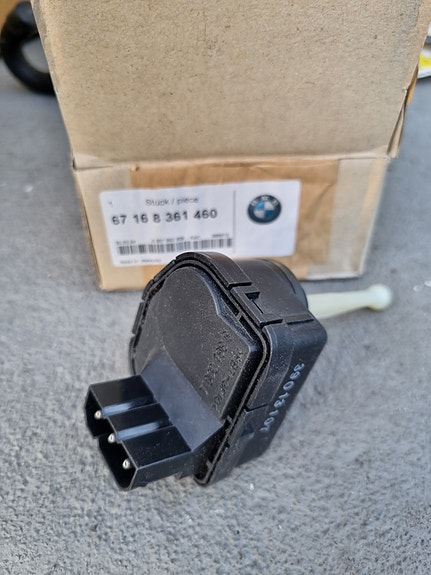 BMW e36 ajovalon korkeussäätömoottori, uusi, OEM