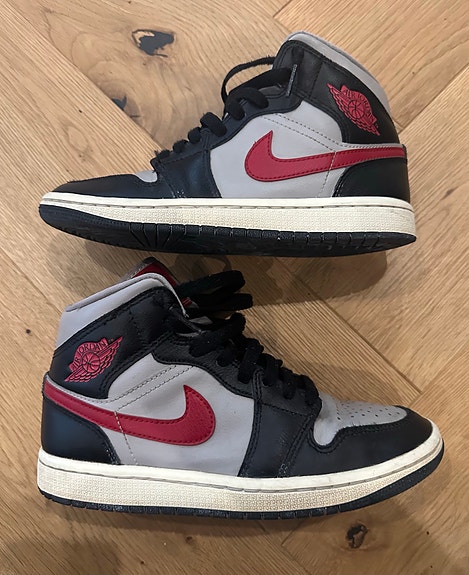 Nike Air Jordan 1 Mid lasten kengät koko 36