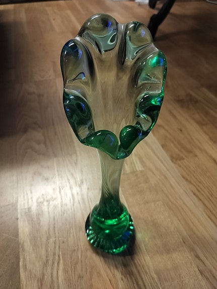 Vihreä lasimaljakko Murano?