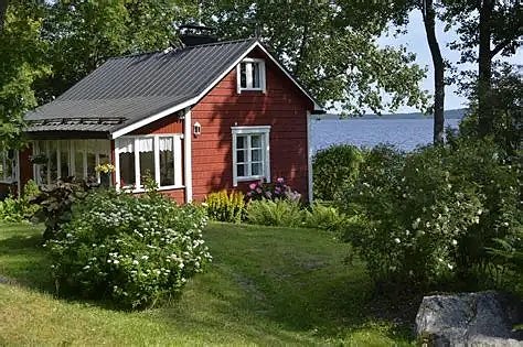 Ostetaan mummonmökki