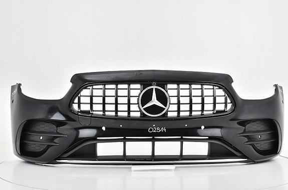 Mercedes-Benz etupuskuri maskilla musta