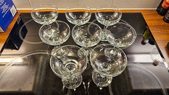 Arcoroc samppanjalasit / kuohuviinilasit jalallisina, kirkas lasi