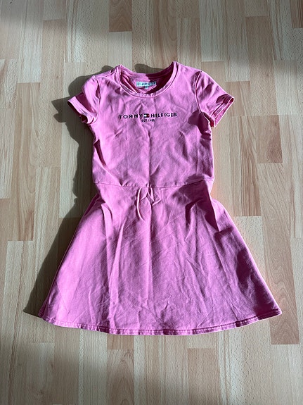 Tytön mekko 140cm