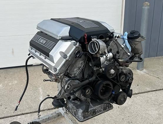 Ostetaan Bmw m60b40 moottori