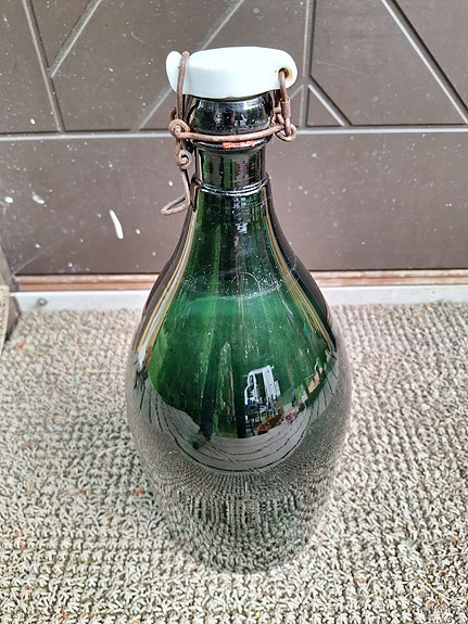 Vihreä lasipullo L96