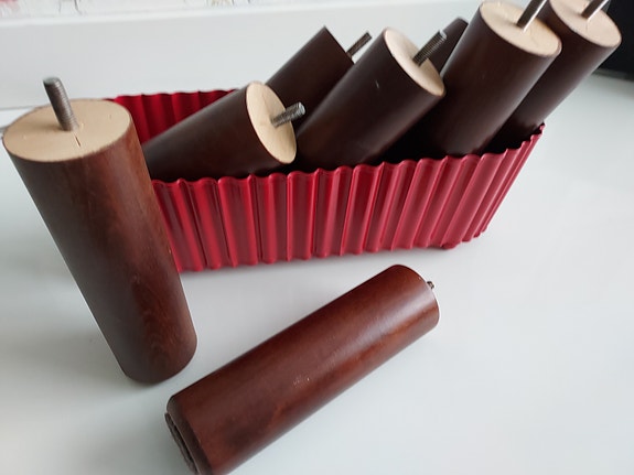 8 kpl ASKO huonekalun jalat 19 cm