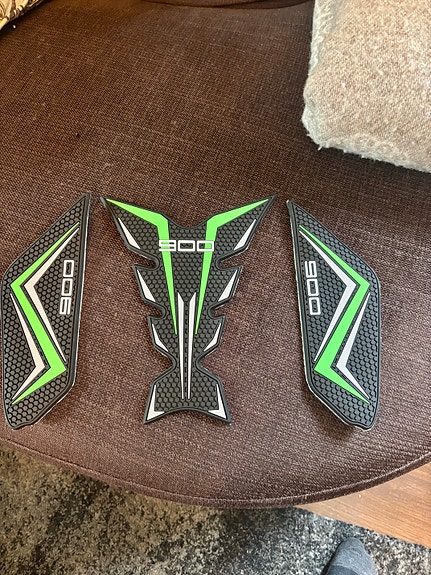 Kawasaki Z900 tankkipadi / tarrasarja moottoripyörään