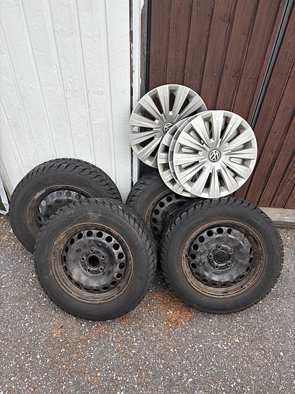 VW Golf VII renkaat + pölykapselit