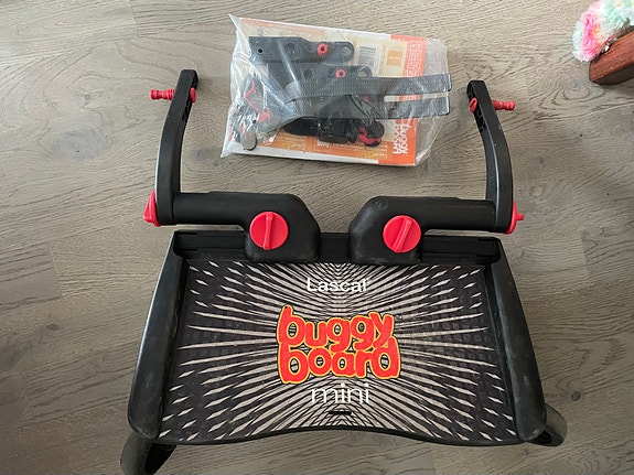 Lastenrattaisiin kiinnitettävä Lascal Buggy Board