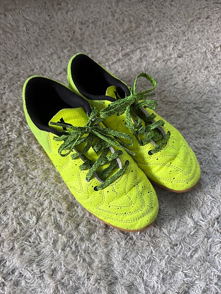 Adidas sisäpelikengät