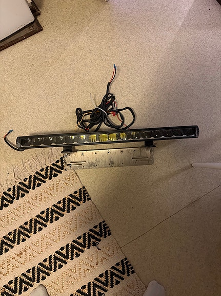 LED-valopaneeli autoon