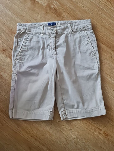 Gant shortsit koko 36.