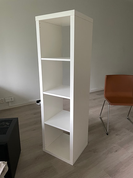 Valkoinen IKEA Kallax