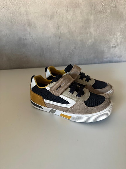 lasten lenkkarit, GEOX Kilwi Toddler Boy, koko 26, hyvä kunto