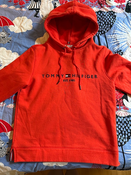 Tommy Hilfiger huppari