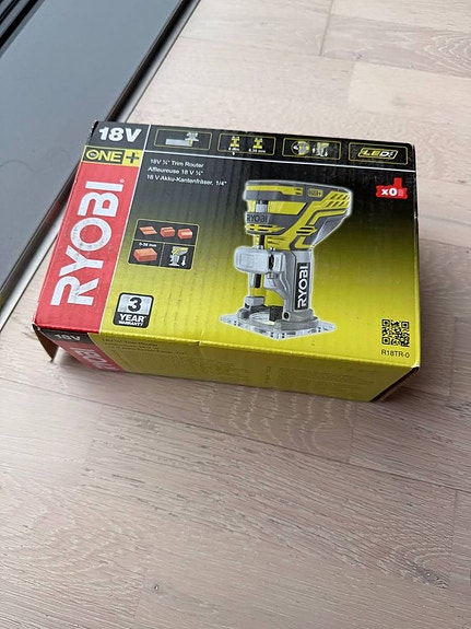 Ryobi 18V Trim Router + laturi / Cordless router