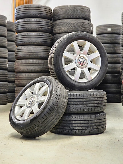 16" oem VW vanteet hyvillä renkailla