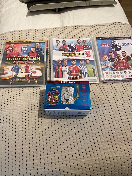 Adren.XL ja topps premier league futiskortteja