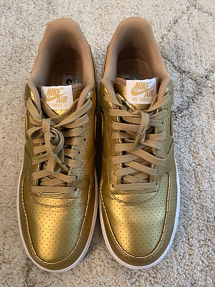 Nike Air Force 1 '07 LV8 Low Gold