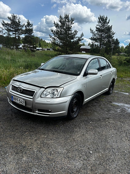 Puretaan toyota avensis sedan 2.2 diesel 06vm. Kuvat tulossa