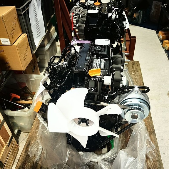 Uusi Moottori Yanmar 3TNV74 (3TNV70)