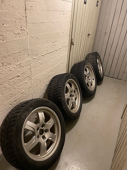 Audin a5 alkuperäiset vanteet nastoilla