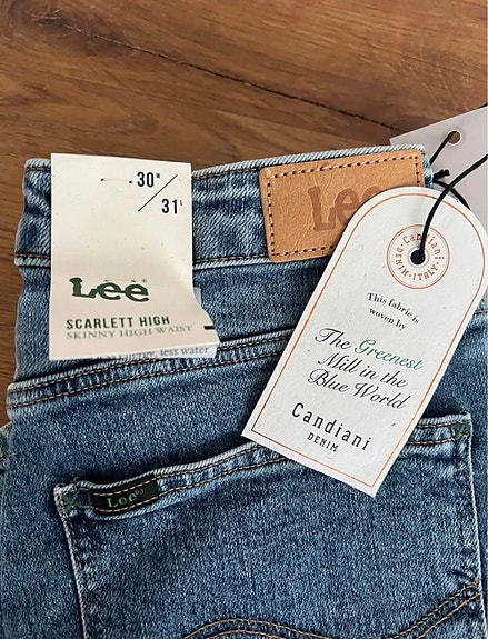 Käyttämättömät Lee Scarlett High -farkut 30/31
