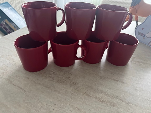 Iittala punaiset mukit 7 kpl