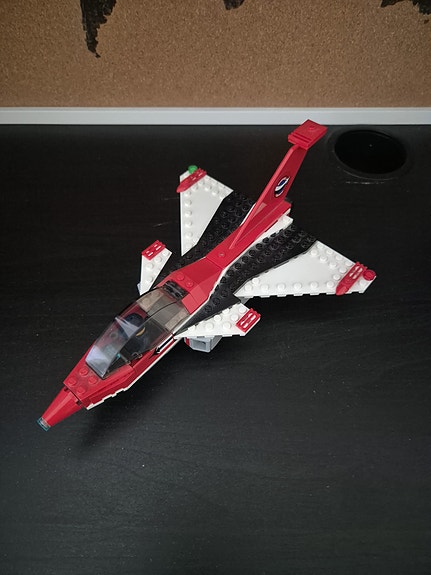 Lego hävittäjä