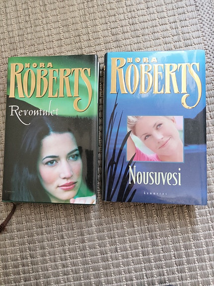 Nora Roberts kirjat Revontulet ja Nousuvesi