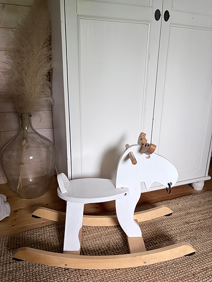 IKEA puinen keinuhevonen valkoinen